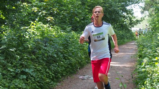 Chełm. Tłumnie upamiętnili Tomka Koguciuka. Bieg charytatywny po lesie Borek  [ZDJĘCIA]