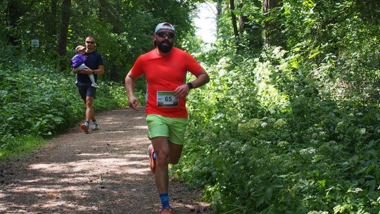 Chełm. Tłumnie upamiętnili Tomka Koguciuka. Bieg charytatywny po lesie Borek  [ZDJĘCIA]