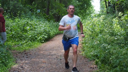 Chełm. Tłumnie upamiętnili Tomka Koguciuka. Bieg charytatywny po lesie Borek  [ZDJĘCIA]