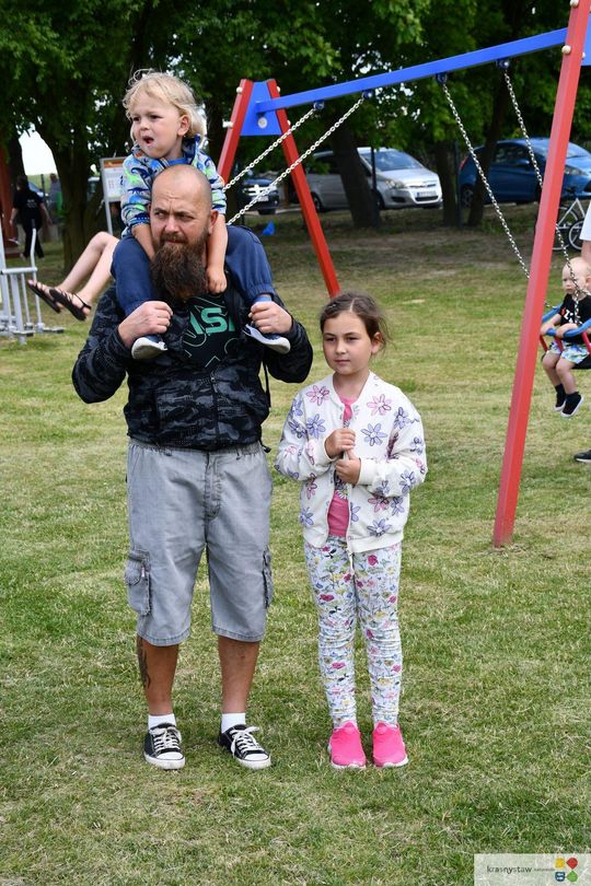 Radosny festyn rodzinny w Krasnymstawie! Ogród sensoryczny oficjalnie otwarty [GALERIA ZDJĘĆ]