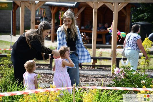 Radosny festyn rodzinny w Krasnymstawie! Ogród sensoryczny oficjalnie otwarty [GALERIA ZDJĘĆ]