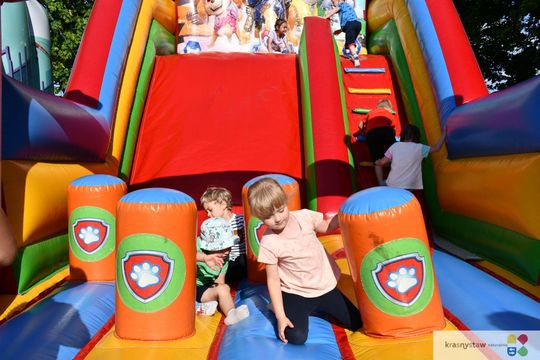 Radosny festyn rodzinny w Krasnymstawie! Ogród sensoryczny oficjalnie otwarty [GALERIA ZDJĘĆ]