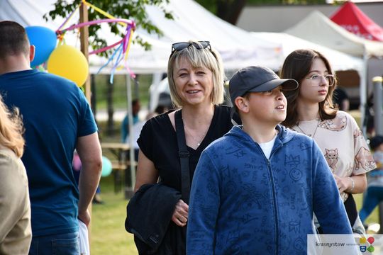 Radosny festyn rodzinny w Krasnymstawie! Ogród sensoryczny oficjalnie otwarty [GALERIA ZDJĘĆ]