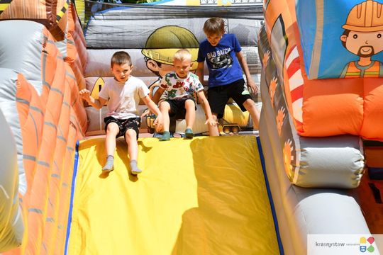 Radosny festyn rodzinny w Krasnymstawie! Ogród sensoryczny oficjalnie otwarty [GALERIA ZDJĘĆ]