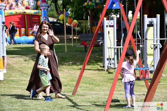 Radosny festyn rodzinny w Krasnymstawie! Ogród sensoryczny oficjalnie otwarty [GALERIA ZDJĘĆ]