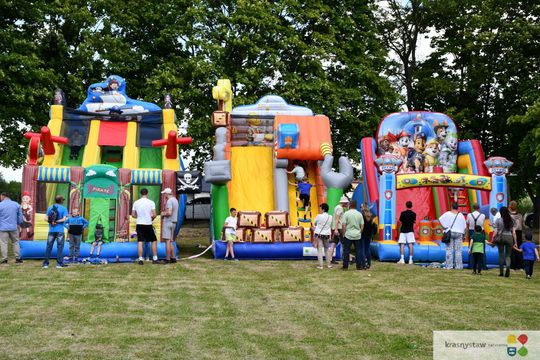 Radosny festyn rodzinny w Krasnymstawie! Ogród sensoryczny oficjalnie otwarty [GALERIA ZDJĘĆ]