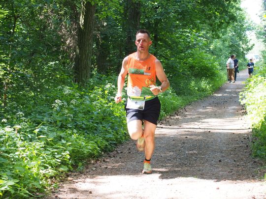 Chełm. Tłumnie upamiętnili Tomka Koguciuka. Bieg charytatywny po lesie Borek  [ZDJĘCIA]