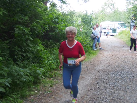 Chełm. Tłumnie upamiętnili Tomka Koguciuka. Bieg charytatywny po lesie Borek  [ZDJĘCIA]