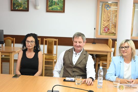 Pow. krasnostawski. Puchary i dyplomy za współzawodnictwo sportowe [GALERIA ZDJĘĆ]