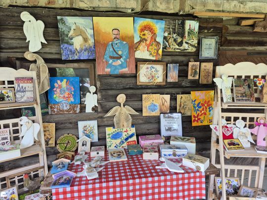 Dzień Rodziny w klimacie PRL w Warsztacie Terapii Zajęciowej Caritas [GALERIA ZDJĘĆ]