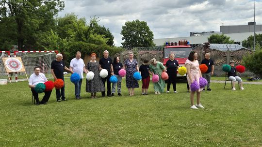 Dzień Rodziny w klimacie PRL w Warsztacie Terapii Zajęciowej Caritas [GALERIA ZDJĘĆ]