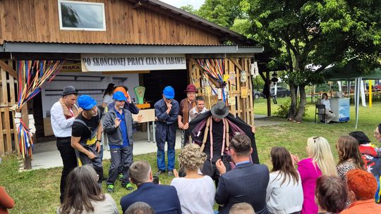 Dzień Rodziny w klimacie PRL w Warsztacie Terapii Zajęciowej Caritas [GALERIA ZDJĘĆ]