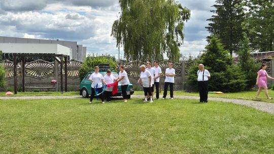 Dzień Rodziny w klimacie PRL w Warsztacie Terapii Zajęciowej Caritas [GALERIA ZDJĘĆ]