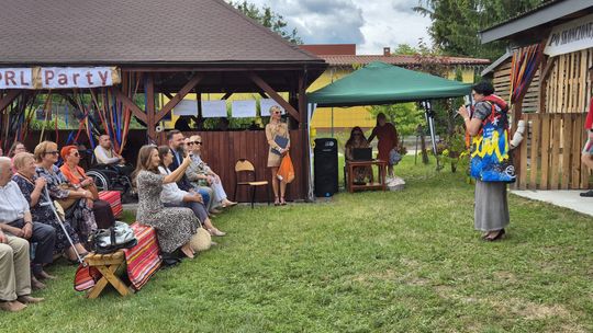 Dzień Rodziny w klimacie PRL w Warsztacie Terapii Zajęciowej Caritas [GALERIA ZDJĘĆ]