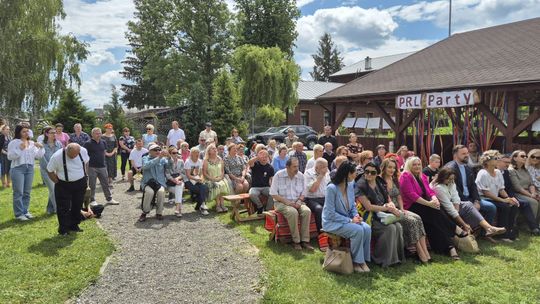 Dzień Rodziny w klimacie PRL w Warsztacie Terapii Zajęciowej Caritas [GALERIA ZDJĘĆ]