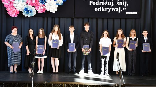 Publiczna Szkoła Podstawowa nr 4 w Krasnymstawie pożegnała absolwentów [GALERIA ZDJĘĆ]