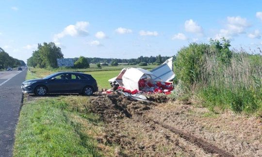 27-latek prawdopodobnie zasnął za kierownicą. Z ciężarówki nic nie zostało [ZDJĘCIA]