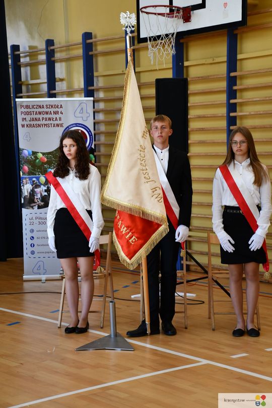 Publiczna Szkoła Podstawowa nr 4 w Krasnymstawie pożegnała absolwentów [GALERIA ZDJĘĆ]