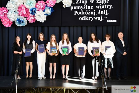 Publiczna Szkoła Podstawowa nr 4 w Krasnymstawie pożegnała absolwentów [GALERIA ZDJĘĆ]