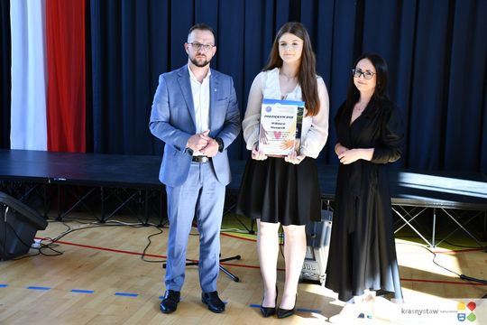 Publiczna Szkoła Podstawowa nr 4 w Krasnymstawie pożegnała absolwentów [GALERIA ZDJĘĆ]