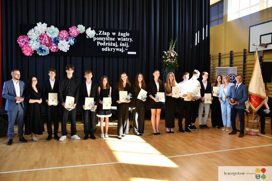 Publiczna Szkoła Podstawowa nr 4 w Krasnymstawie pożegnała absolwentów [GALERIA ZDJĘĆ]