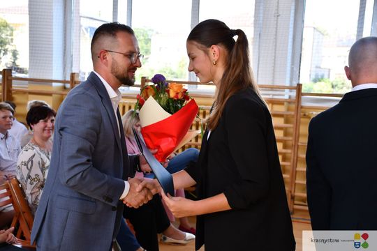 Publiczna Szkoła Podstawowa nr 4 w Krasnymstawie pożegnała absolwentów [GALERIA ZDJĘĆ]