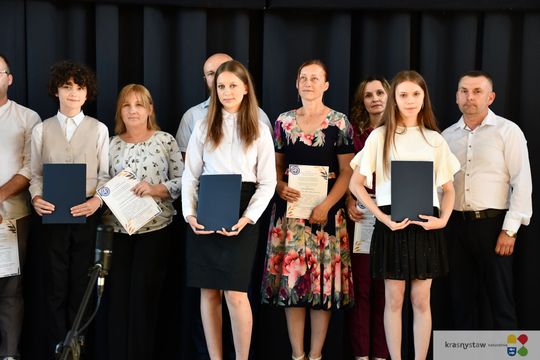 Publiczna Szkoła Podstawowa nr 4 w Krasnymstawie pożegnała absolwentów [GALERIA ZDJĘĆ]