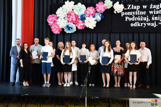 Publiczna Szkoła Podstawowa nr 4 w Krasnymstawie pożegnała absolwentów [GALERIA ZDJĘĆ]