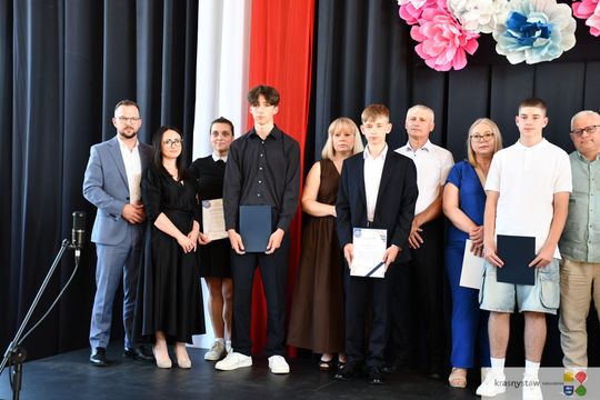 Publiczna Szkoła Podstawowa nr 4 w Krasnymstawie pożegnała absolwentów [GALERIA ZDJĘĆ]