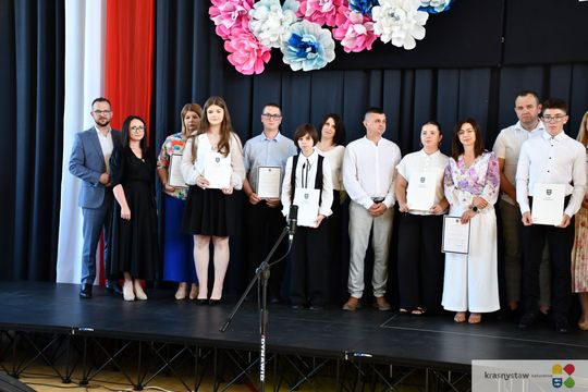 Publiczna Szkoła Podstawowa nr 4 w Krasnymstawie pożegnała absolwentów [GALERIA ZDJĘĆ]