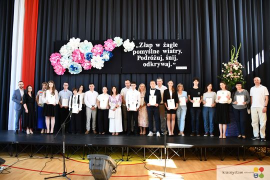 Publiczna Szkoła Podstawowa nr 4 w Krasnymstawie pożegnała absolwentów [GALERIA ZDJĘĆ]