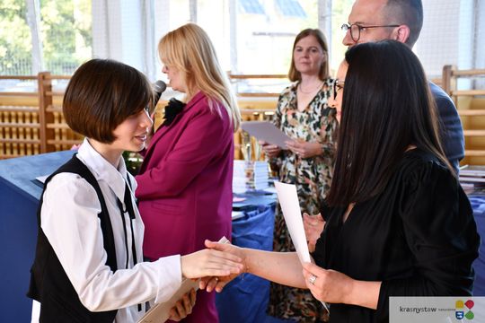 Publiczna Szkoła Podstawowa nr 4 w Krasnymstawie pożegnała absolwentów [GALERIA ZDJĘĆ]