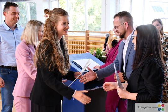 Publiczna Szkoła Podstawowa nr 4 w Krasnymstawie pożegnała absolwentów [GALERIA ZDJĘĆ]