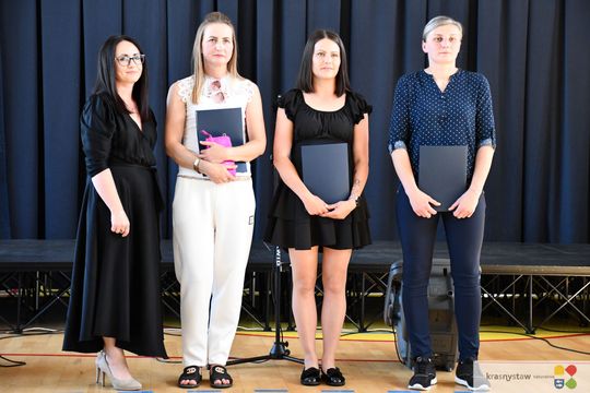 Publiczna Szkoła Podstawowa nr 4 w Krasnymstawie pożegnała absolwentów [GALERIA ZDJĘĆ]