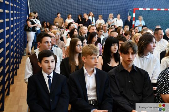 Publiczna Szkoła Podstawowa nr 4 w Krasnymstawie pożegnała absolwentów [GALERIA ZDJĘĆ]