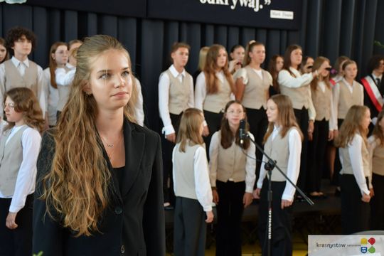 Publiczna Szkoła Podstawowa nr 4 w Krasnymstawie pożegnała absolwentów [GALERIA ZDJĘĆ]