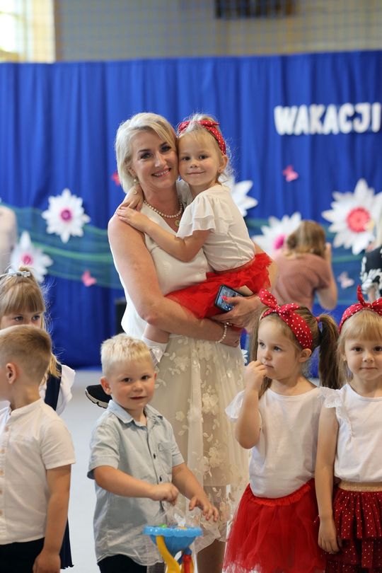 Uroczyste zakończenie roku szkolnego w Szkole Podstawowej w Leśniowicach [GALERIA ZDJĘĆ]