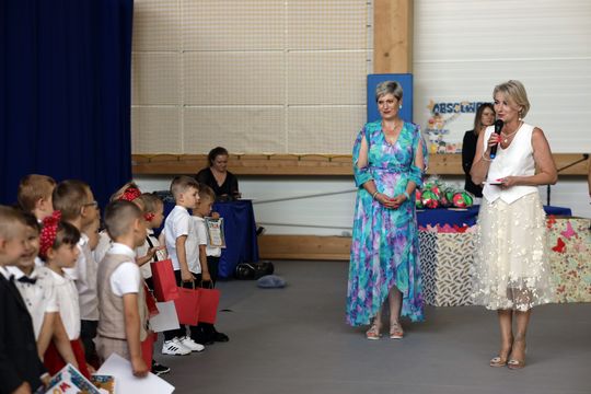 Uroczyste zakończenie roku szkolnego w Szkole Podstawowej w Leśniowicach [GALERIA ZDJĘĆ]