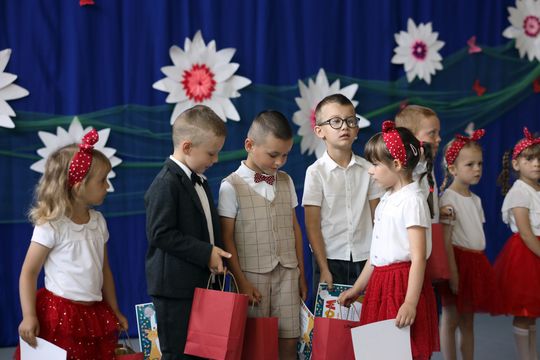 Uroczyste zakończenie roku szkolnego w Szkole Podstawowej w Leśniowicach [GALERIA ZDJĘĆ]