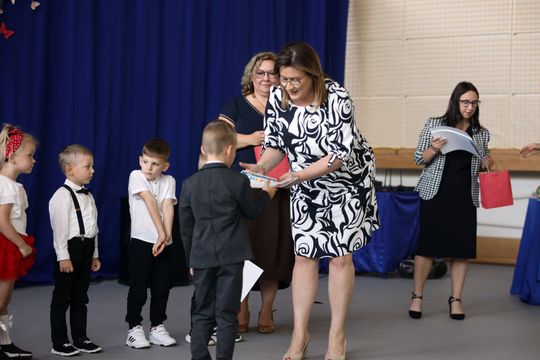 Uroczyste zakończenie roku szkolnego w Szkole Podstawowej w Leśniowicach [GALERIA ZDJĘĆ]