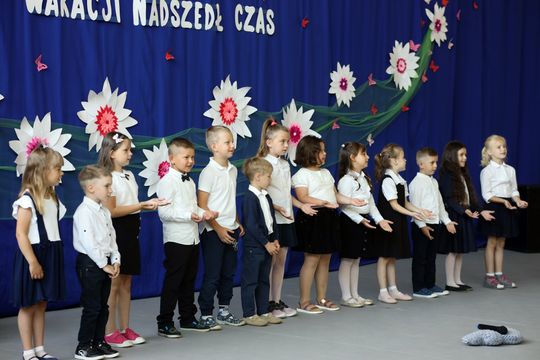 Uroczyste zakończenie roku szkolnego w Szkole Podstawowej w Leśniowicach [GALERIA ZDJĘĆ]