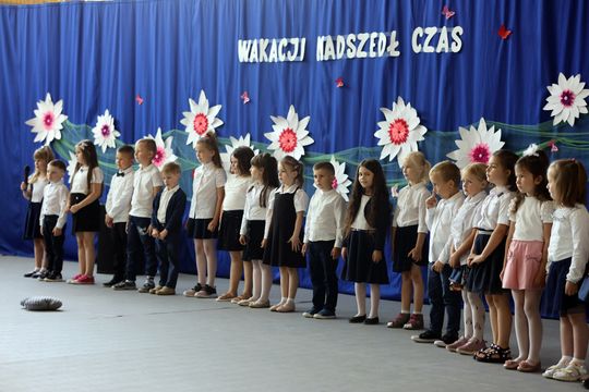 Uroczyste zakończenie roku szkolnego w Szkole Podstawowej w Leśniowicach [GALERIA ZDJĘĆ]