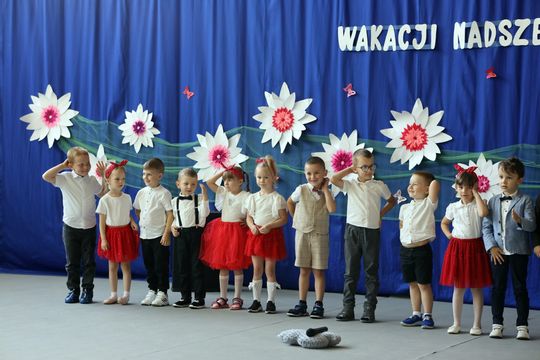 Uroczyste zakończenie roku szkolnego w Szkole Podstawowej w Leśniowicach [GALERIA ZDJĘĆ]