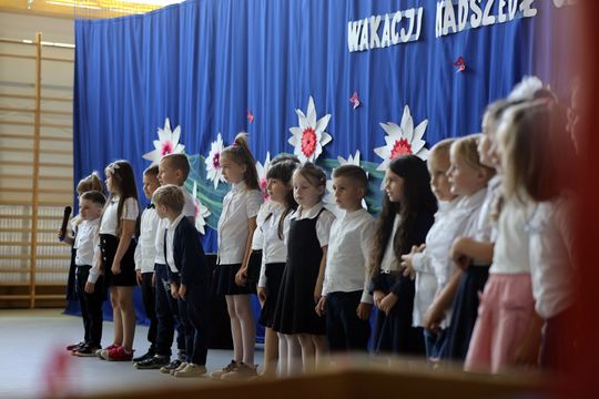 Uroczyste zakończenie roku szkolnego w Szkole Podstawowej w Leśniowicach [GALERIA ZDJĘĆ]