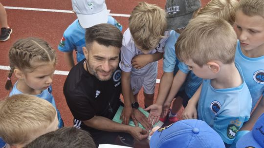 Chełm. Wielki Finał Akademii Sportu AS na stadionie przy II LO! Dużo zabawy i radości! [GALERIA ZDJĘĆ]