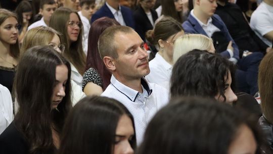 Zakończenie roku szkolnego 2024/2025 w IV LO w Chełmie [ZDJĘCIA]