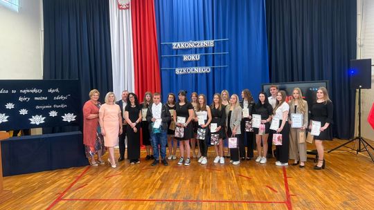 Zakończenie roku szkolnego 2024/2025 w Zespole Szkół Nr 1 im. Tadeusza Kościuszki w Krasnymstawie [GALERIA ZDJĘĆ]