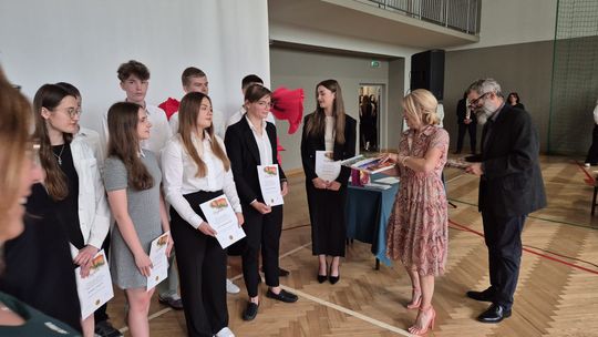 Zakończenie roku szkolnego 2024/25 w II Liceum Ogólnokształcącym w Chełmie [GALERIA ZDJĘĆ]