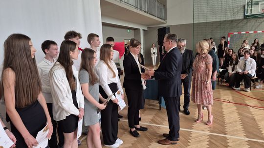 Zakończenie roku szkolnego 2024/25 w II Liceum Ogólnokształcącym w Chełmie [GALERIA ZDJĘĆ]