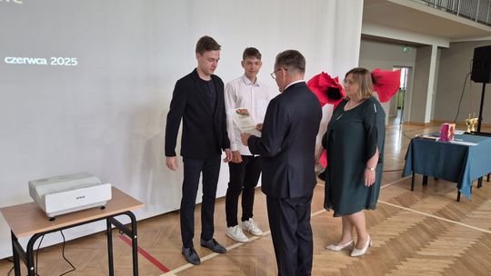 Zakończenie roku szkolnego 2024/25 w II Liceum Ogólnokształcącym w Chełmie [GALERIA ZDJĘĆ]